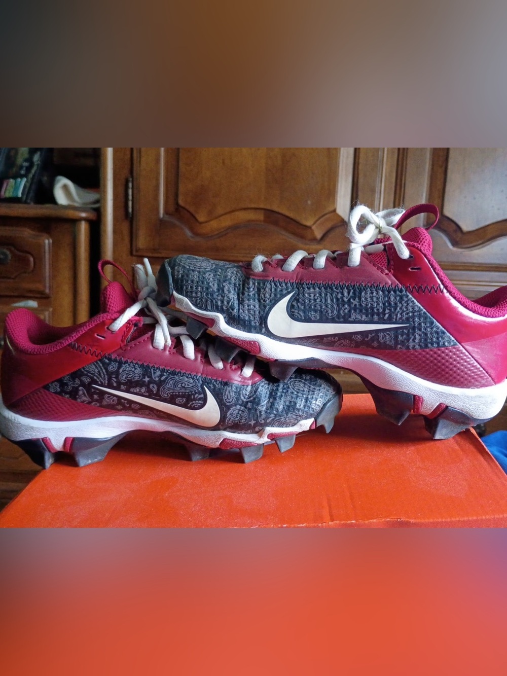 Nike Kids Red and Black Patterned Cleats